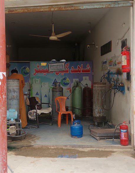 Shahid Gas Center in Saadi Town Karachi
